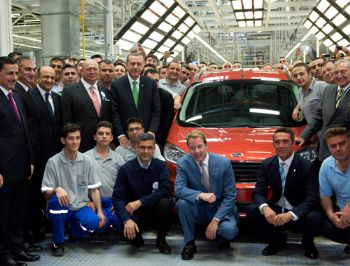 Yeni fabrika'ya yeni ürün: Ford Courier Yeniköy'de banttan indi