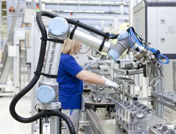 Volkswagen motor üretiminde insan-robot işbirliği