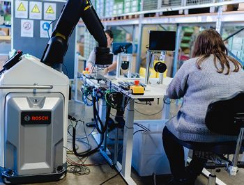 Bosch’un robot teknolojisi engelli çalışanların hizmetinde