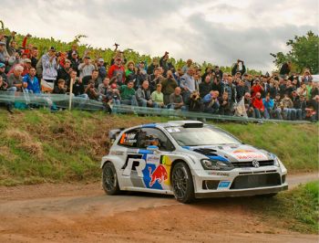 Castrol yağları kullanılan VW Polo R WRC, dünya şampiyonu