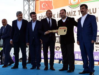 2017’nin son araç teslimatında Anadolu Isuzu damgası