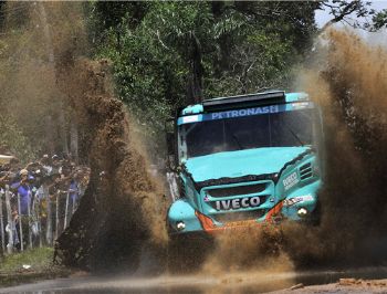 Iveco ekibi Dakar yarışına başladı