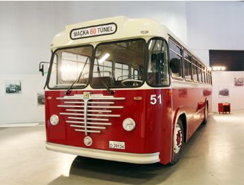 İstanbul'da nostaljik otobüsler sefere çıktı