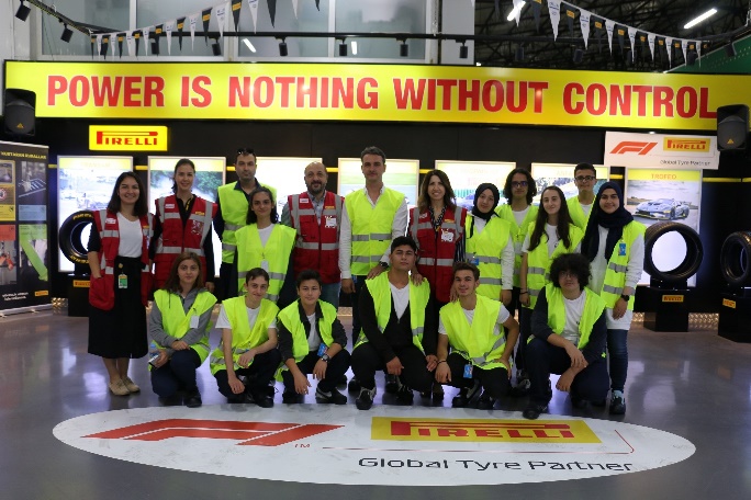 Pirelli Anadolu Lisesi öğrencileri, Pirelli motor sporları fabrikasını ziyaret etti